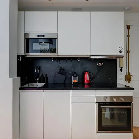 Apartment Elegante Haussmannienne Au Prestige Parisien